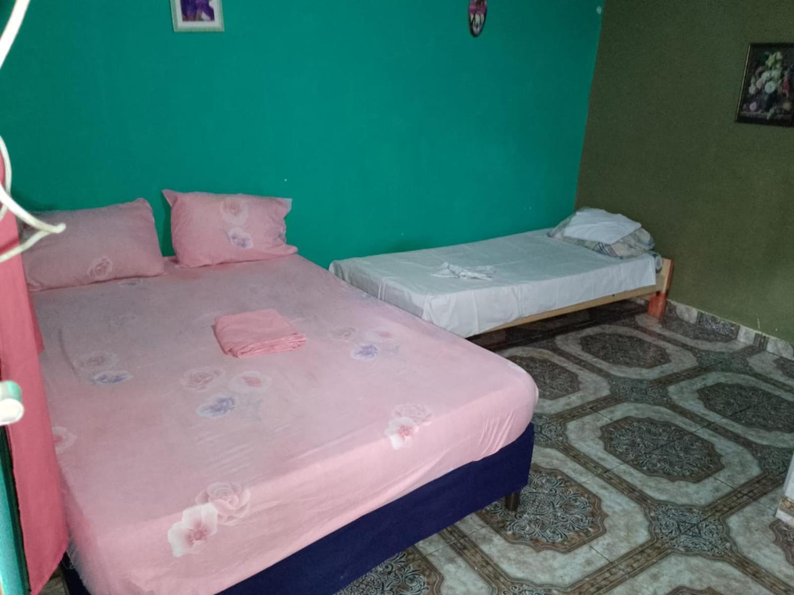 Hostel Loli Пуерто Игуасу Екстериор снимка