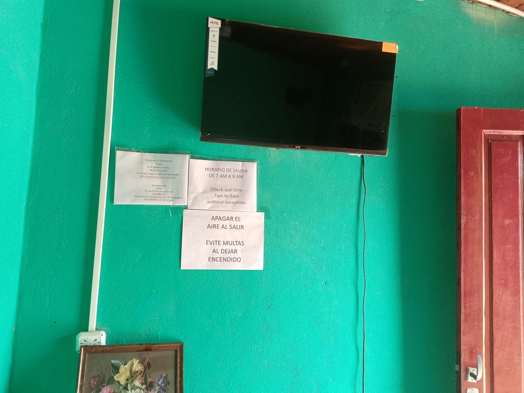 Hostel Loli Пуерто Игуасу Екстериор снимка